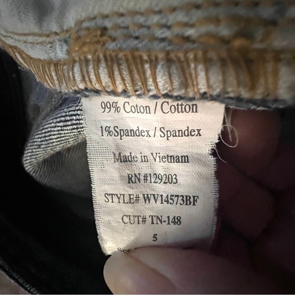 Cello Straight Blue Jeans with Fashionable Distressing Size 5 Low Rise EUC - Picture 8 of 8